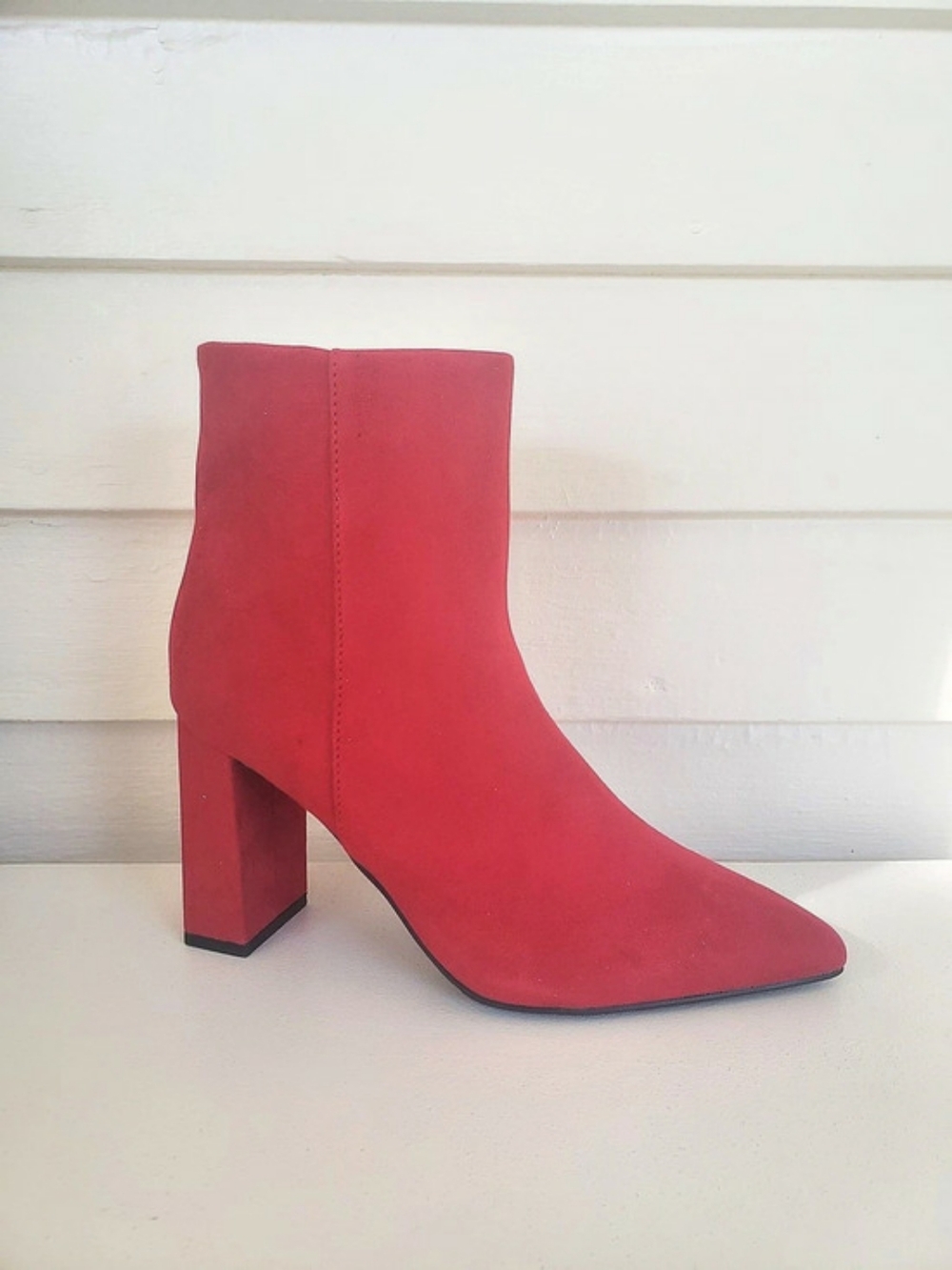 Wild Pair Red Pointed-Toe Block Heeled Booties Size 5.5